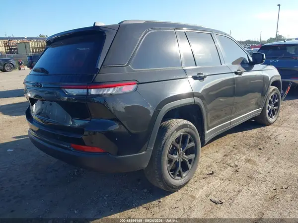 1C4RJHAG9S8703289 — 2025 Jeep Grand Cherokee, фото 4 с аукциона IAAI, Передняя часть