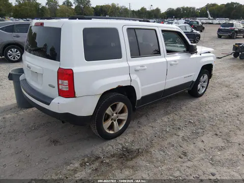 2016 Jeep Patriot Latitude VIN 1C4NJRFB9GD668303 фото 4