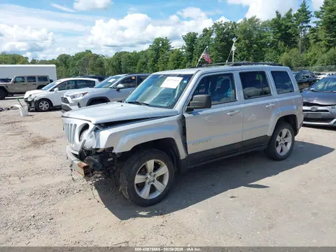 2014 Jeep Patriot Latitude VIN 1C4NJRFB0ED590233 фото 2