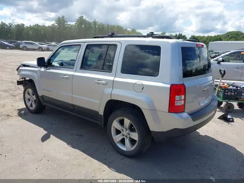 2014 Jeep Patriot Latitude VIN 1C4NJRFB0ED590233 фото 3