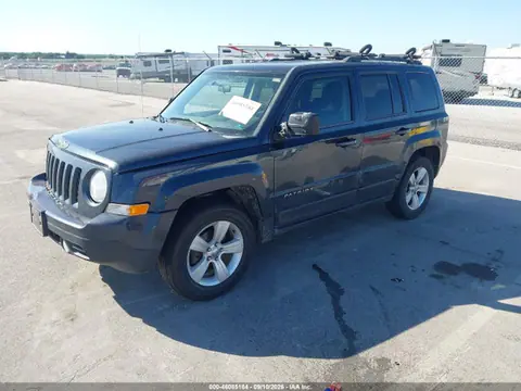 2014 Jeep Patriot Latitude VIN 1C4NJRFB8ED520642 фото 2