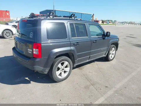 2014 Jeep Patriot Latitude VIN 1C4NJRFB8ED520642 фото 4