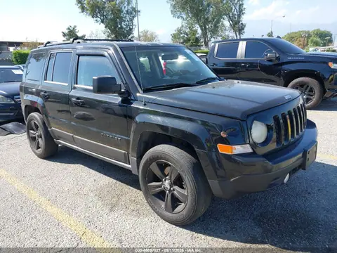 2014 Jeep Patriot Latitude VIN 1C4NJRFB1ED501754 фото 1