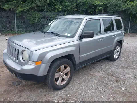 2015 Jeep Patriot Latitude VIN 1C4NJPFA9FD273516 фото 2