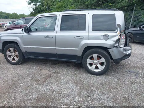 2015 Jeep Patriot Latitude VIN 1C4NJPFA9FD273516 фото 3