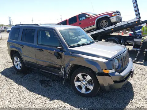 1C4NJPFB8GD700596 — 2016 Jeep Patriot Latitude, Правый бок (Right Side), фото до ремонта