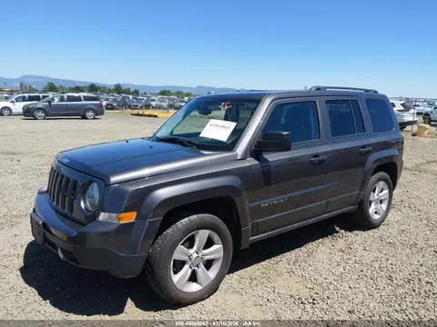 2016 Jeep Patriot Latitude VIN 1C4NJPFB8GD700596 фото 2