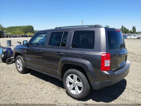 2016 Jeep Patriot Latitude VIN 1C4NJPFB8GD700596 фото 3