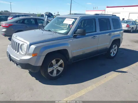 2016 Jeep Patriot Latitude VIN 1C4NJRFB9GD613849 фото 2