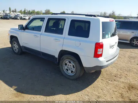 2014 Jeep Patriot Sport VIN 1C4NJPBA2ED774932 фото 3
