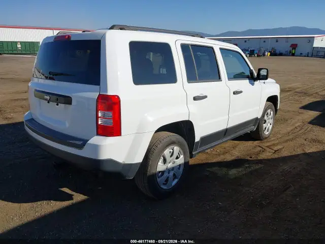 1C4NJRBB1ED661493 — 2014 Jeep Patriot Sport, фото 4 с аукциона IAAI 30.09.2026, Естественный износ