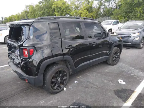2018 Jeep Renegade Latitude 4x4 VIN ZACCJBBBXJPJ44944 фото 4
