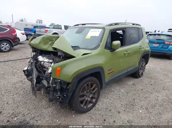 ZACCJBBW6GPC99098 — 2016 Jeep Renegade, фото 2 с аукциона IAAI, Передняя часть