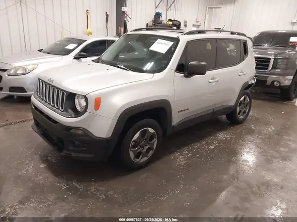 ZACCJBAB2HPF10670 — 2017 Jeep Renegade, фото 2 с аукциона IAAI, Задняя часть