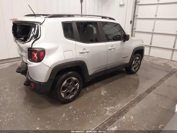 ZACCJBAB2HPF10670 — 2017 Jeep Renegade, фото 4 с аукциона IAAI, Задняя часть