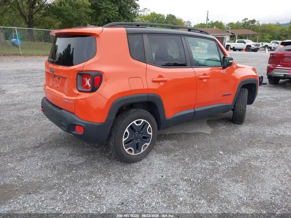 ZACCJBCBXHPE70643 — 2017 Jeep Renegade, фото 4 с аукциона IAAI 29.09.2026, Левый и правый бока