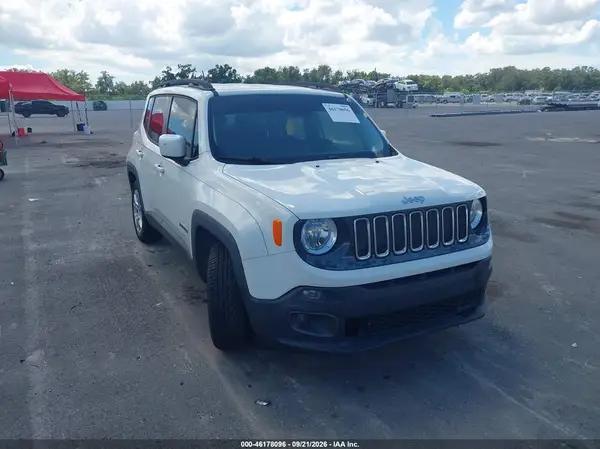 ZACCJABB1HPE40698 — 2017 Jeep Renegade, Естественный износ (Normal Wear & Tear), фото до ремонта