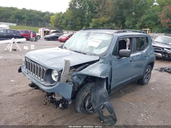 ZACCJBABXHPG04313 — 2017 Jeep Renegade, фото 2 с аукциона IAAI, Передняя часть