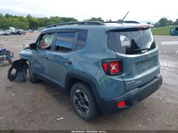ZACCJBABXHPG04313 — 2017 Jeep Renegade, фото 3 с аукциона IAAI, Передняя часть