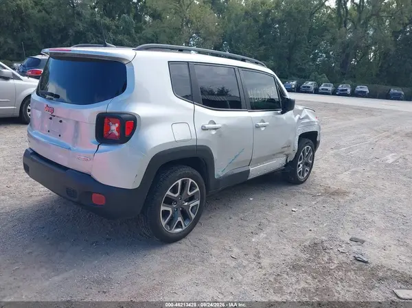 ZACCJBBB7HPE73520 — 2017 Jeep Renegade, фото 4 с аукциона IAAI 07.10.2026, Естественный износ