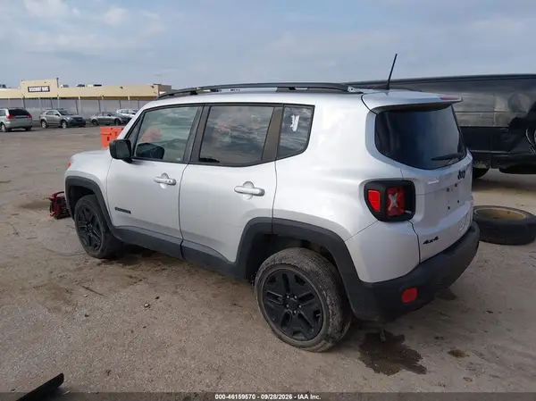 ZACCJBAB8JPH71999 — 2018 Jeep Renegade, фото 3 с аукциона IAAI, Град