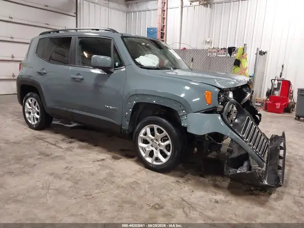 ZACCJBBB5JPJ45175 — 2018 Jeep Renegade, Передняя часть (Front End), фото до ремонта
