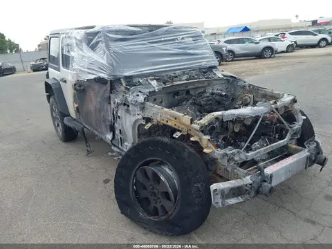 1C4HJXEN9JW213573 — 2018 Jeep Wrangler Unlimited Sahara 4X4, Полный пожар (Total Burn), фото до ремонта
