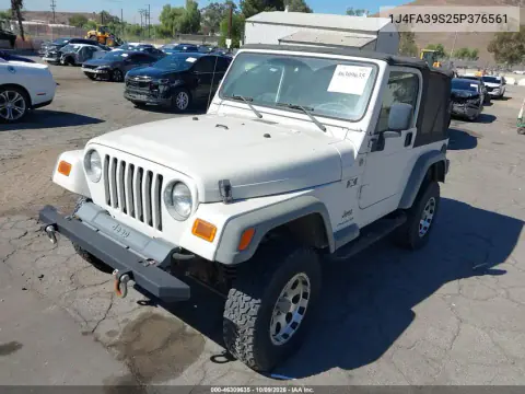 2005 Jeep Wrangler X VIN 1J4FA39S25P376561 фото 3
