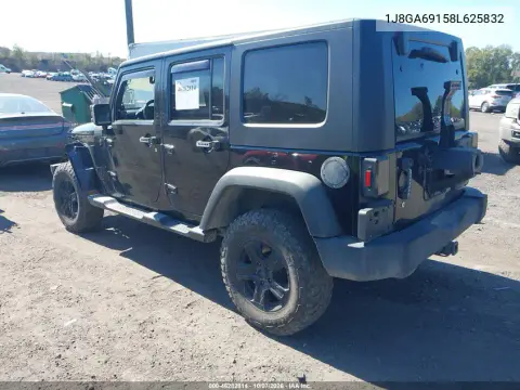 2008 Jeep Wrangler Unlimited Rubicon VIN 1J8GA69158L625832 фото 4