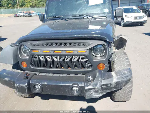 2008 Jeep Wrangler Unlimited Rubicon VIN 1J8GA69158L625832 фото 7