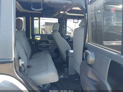 2008 Jeep Wrangler Unlimited Rubicon VIN 1J8GA69158L625832 фото 9
