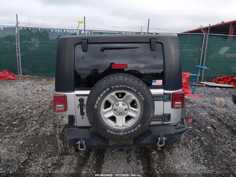 2011 Jeep Wrangler Sport VIN 1J4AA2D12BL545452 фото 17