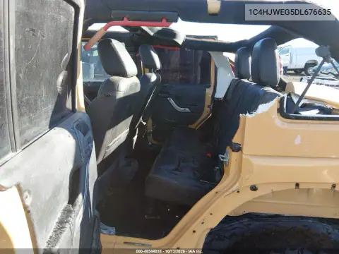 1C4HJWEG5DL676635 — 2013 Jeep Wrangler, Сзади, фото до ремонта