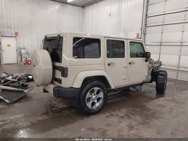 1C4BJWEG8HL627750 — 2017 Jeep Wrangler, фото 4 с аукциона IAAI, Передняя часть