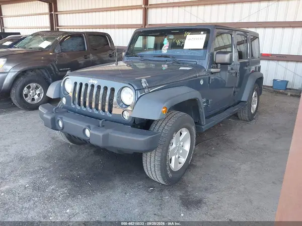 1C4BJWDG1HL747519 — 2017 Jeep Wrangler, фото 2 с аукциона IAAI, Правый бок