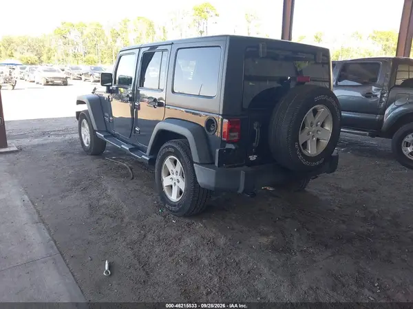1C4BJWDG1HL747519 — 2017 Jeep Wrangler, фото 3 с аукциона IAAI, Правый бок