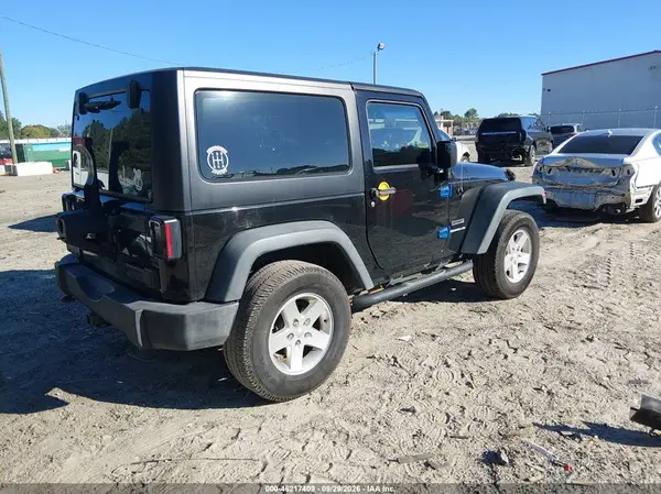 1C4AJWAG5HL568125 — 2017 Jeep Wrangler, фото 4 с аукциона IAAI, Передняя часть