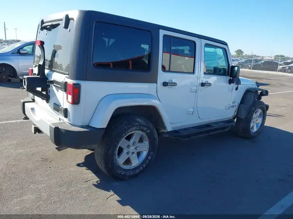 1C4BJWEG1HL669113 — 2017 Jeep Wrangler, фото 3 с аукциона IAAI, Передняя часть справа