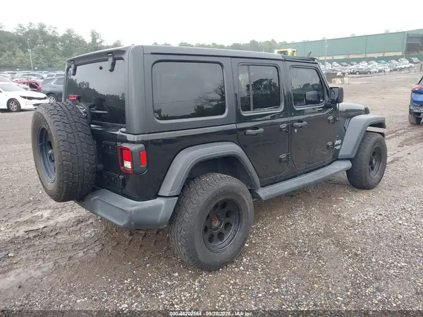1C4HJXDG6JW111232 — 2018 Jeep Wrangler, фото 4 с аукциона IAAI, Задняя часть