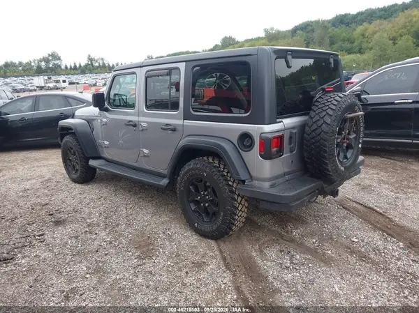 1C4HJXDG7JW187901 — 2018 Jeep Wrangler, фото 3 с аукциона IAAI, Задняя часть