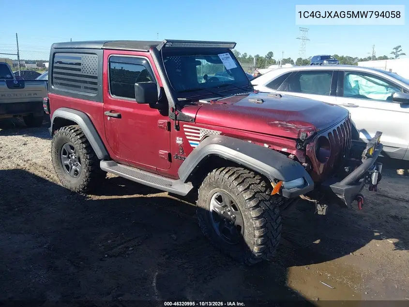 1C4GJXAG5MW794058 — 2021 Jeep Wrangler, фото 2 с аукциона IAAI, Передняя часть