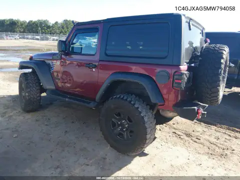 1C4GJXAG5MW794058 — 2021 Jeep Wrangler, фото 4 с аукциона IAAI, Передняя часть