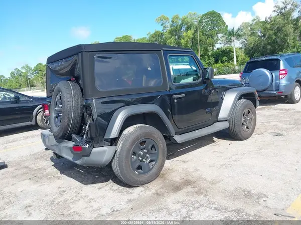 1C4PJXAGXRW332084 — 2024 Jeep Wrangler, фото 4 с аукциона IAAI, Задняя часть