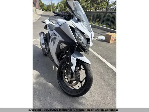 JKAEX8B13EA007722 — 2014 Kawasaki EX300 B, Передняя часть (Front), фото до ремонта