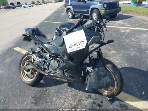 JKAEXKG1XKDA30059 — 2019 Kawasaki EX400, Повреждения со всех сторон (All Over), фото до ремонта
