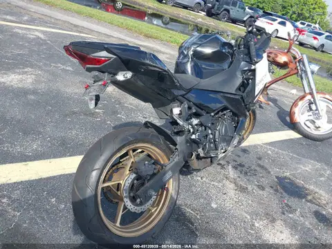 2019 Kawasaki EX400 VIN JKAEXKG1XKDA30059 фото 4