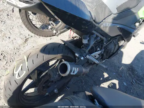 2019 Kawasaki EX400 VIN JKAEXKG1XKDA33236 фото 4