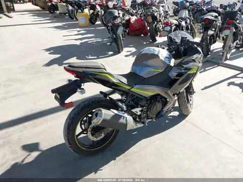 2021 Kawasaki EX400 VIN JKAEXKG18MDAC5036 фото 4
