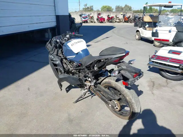 JKAEXKG13NDAG4327 — 2022 Kawasaki EX400, фото 3 с аукциона IAAI 14.10.2026, Угон