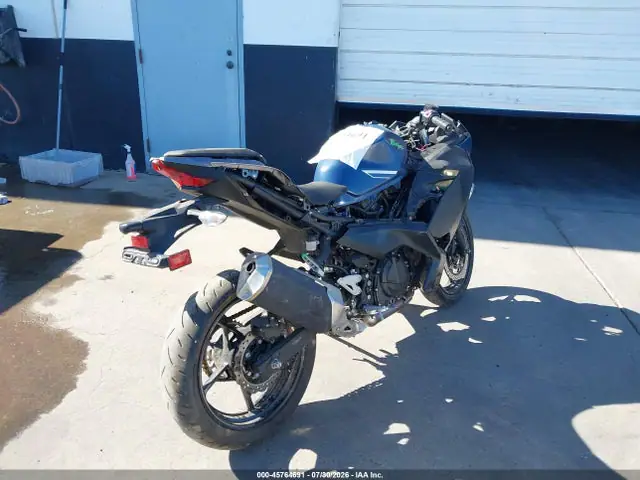 JKAEXKG13NDAG4327 — 2022 Kawasaki EX400, фото 4 с аукциона IAAI 14.10.2026, Угон